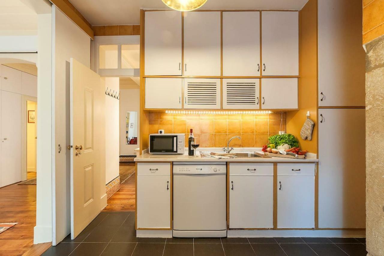 2 Bedroom Apartment With Patio Next To Avenida Da Liberdade Lissabon Exterior foto